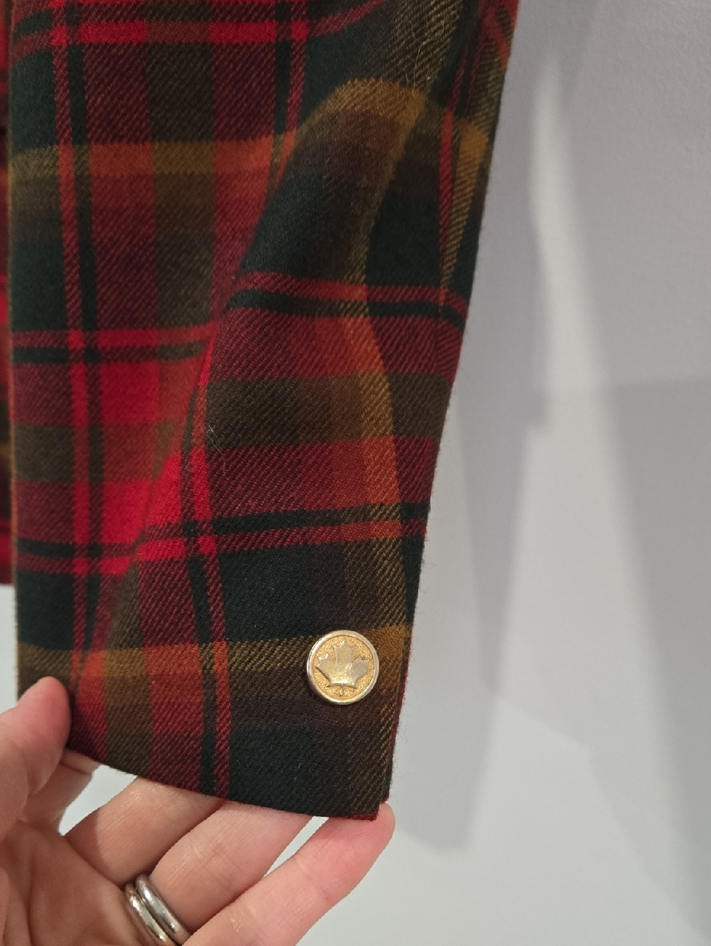 Vintage 1960's Canadian Tartan Wool Red and Green Plaid Sport Coat - Picture 7 of 12